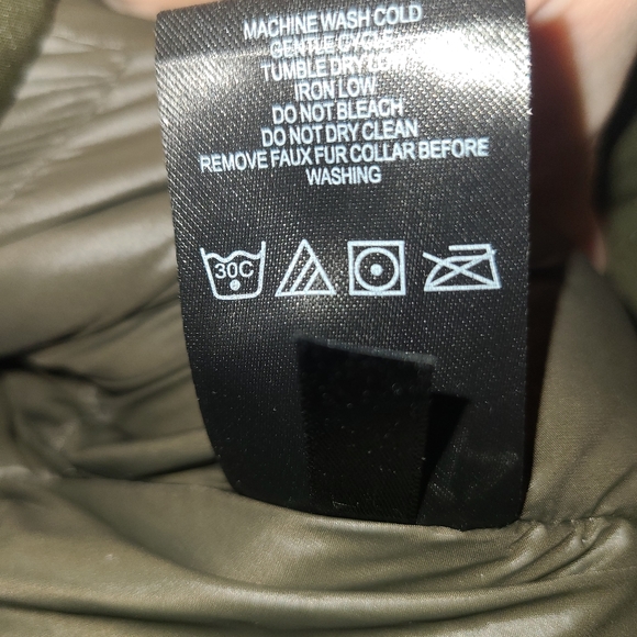 Ivanka Trump parka - Picture 9 of 9